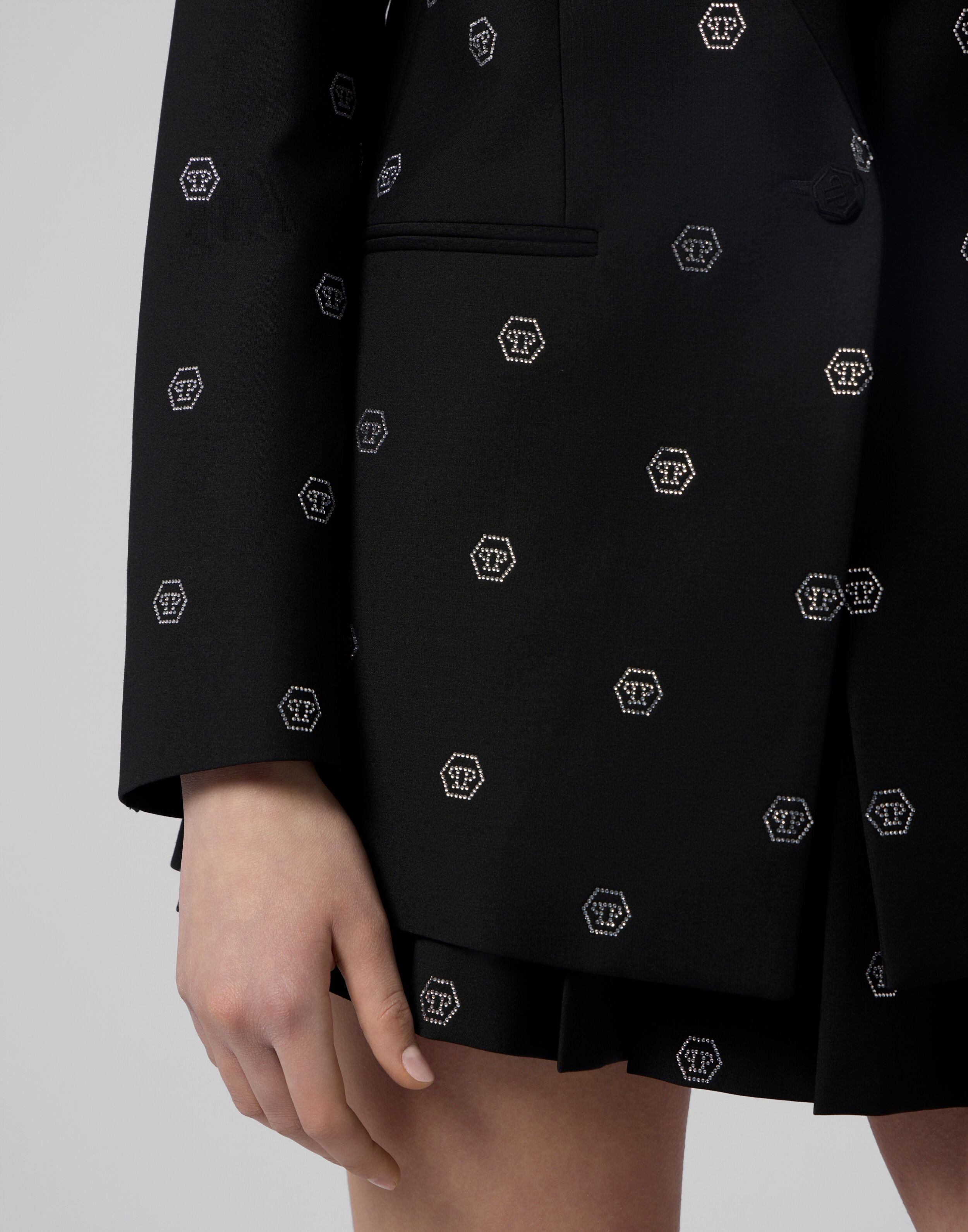 Blazer à motif monogramme strass en coupe boyfriend